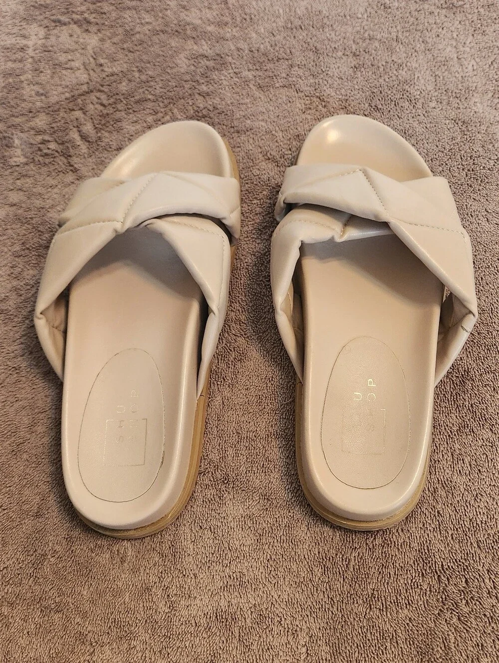 Claire By ShuShop Womens Cream Cross-Band, Puffed Slide Sandals